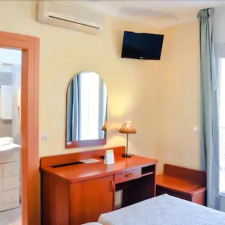 Stella Marina Aparthotel 3*
