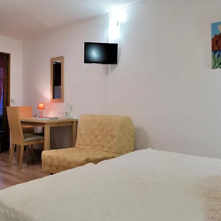 Stella Marina Aparthotel 3*