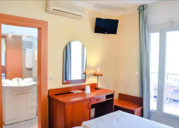 Stella Marina Aparthotel 3*