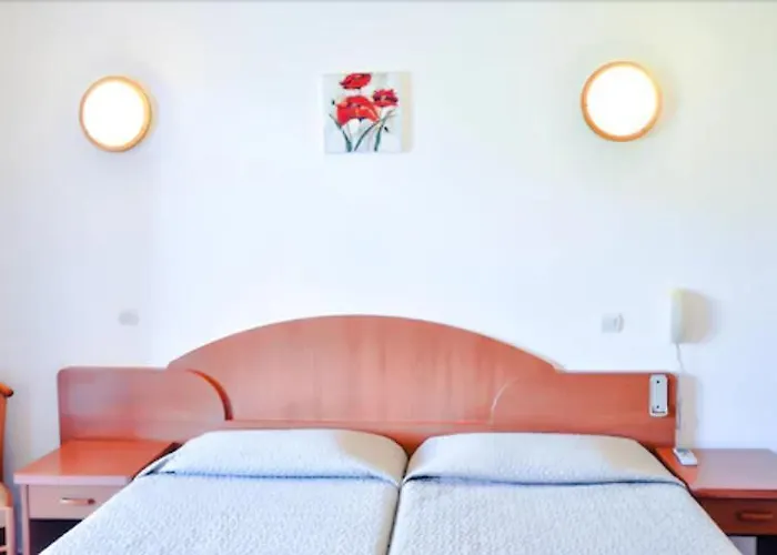 Stella Marina Aparthotel 3*